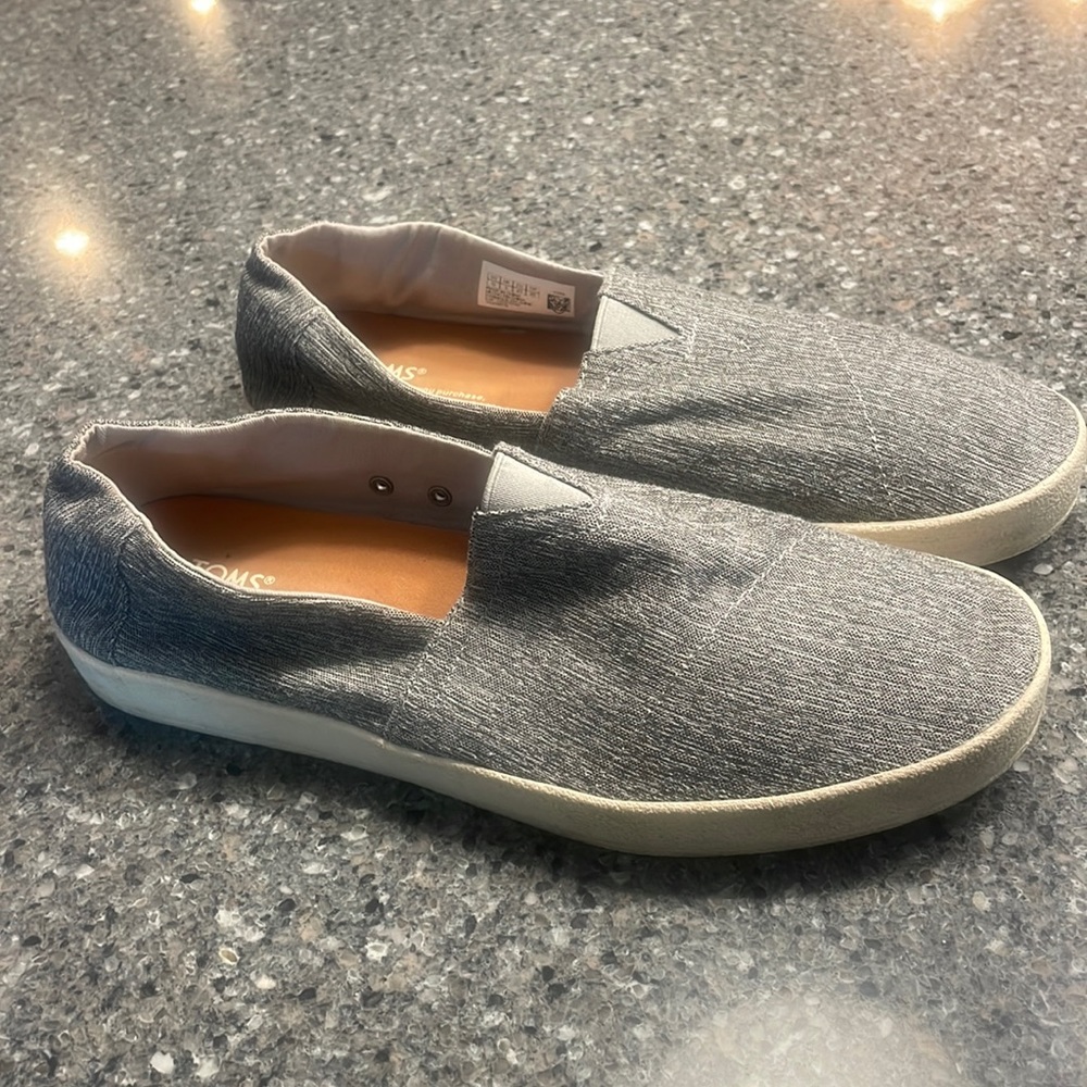 Toms men’s slides, gray canvas, size 10